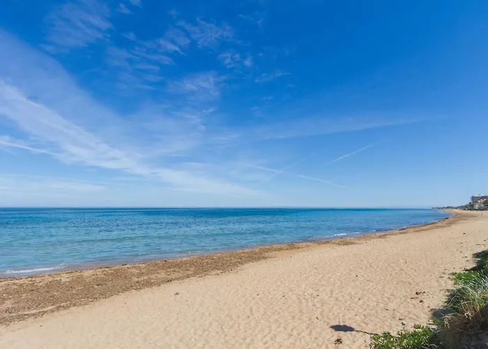 El De Adela アパート デニア