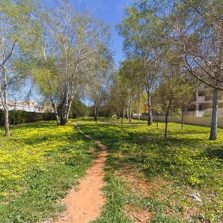 El De Adela Denia
